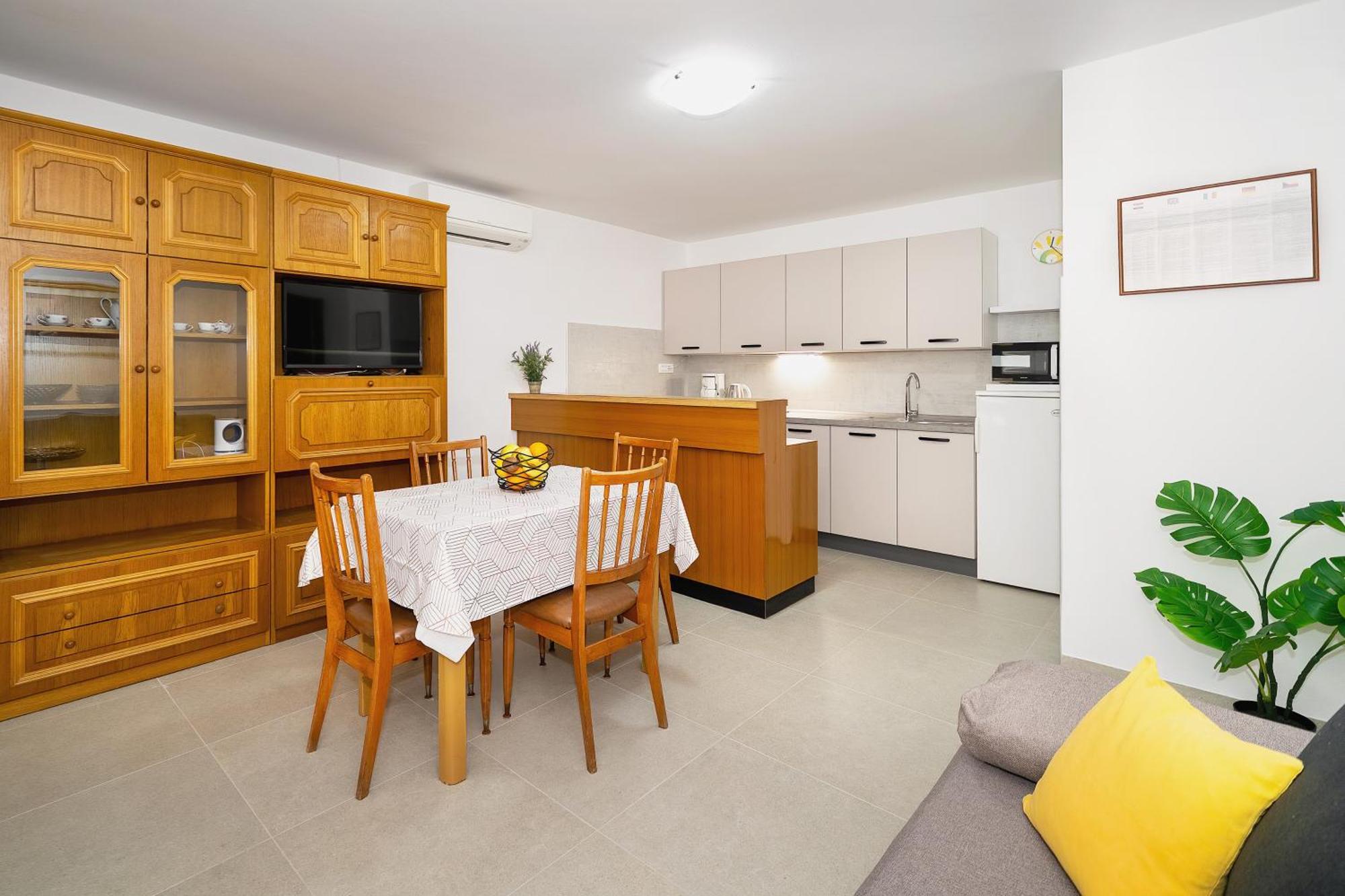 Apartments & Room Jagoda Baska  Exterior photo